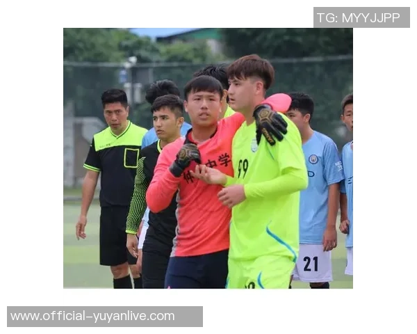 足球场记分牌上的瞬间与回忆记录了无数激情与梦想的交汇时刻 足球场记分牌上的瞬间与回忆记录了无数激情与梦想的交汇时刻